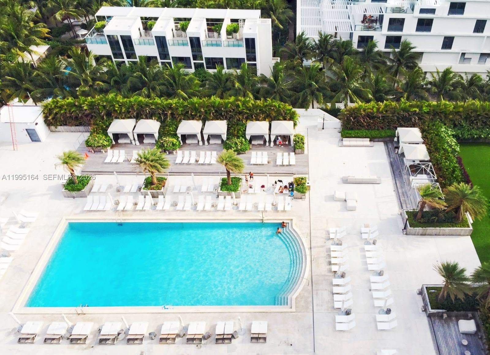 A11995164 — Miami Beach — 30