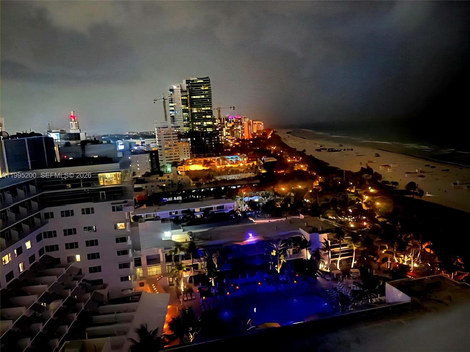 A11995200 — Miami Beach — 33