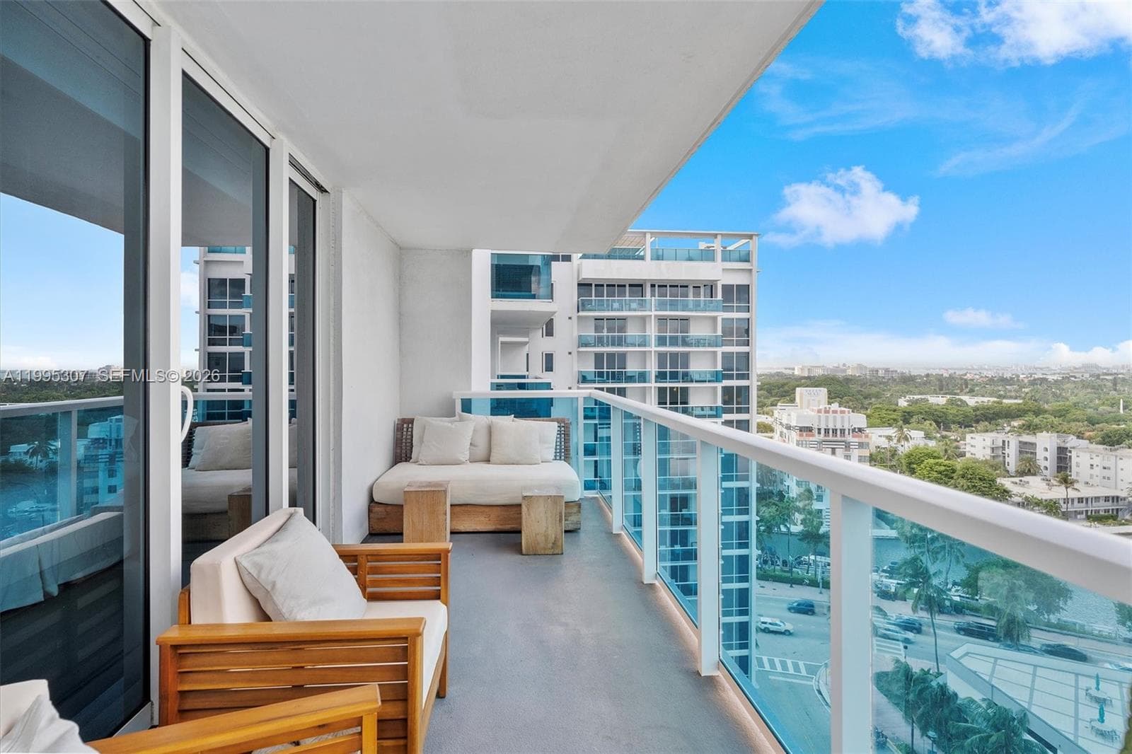 A11995307 — Miami Beach — 12