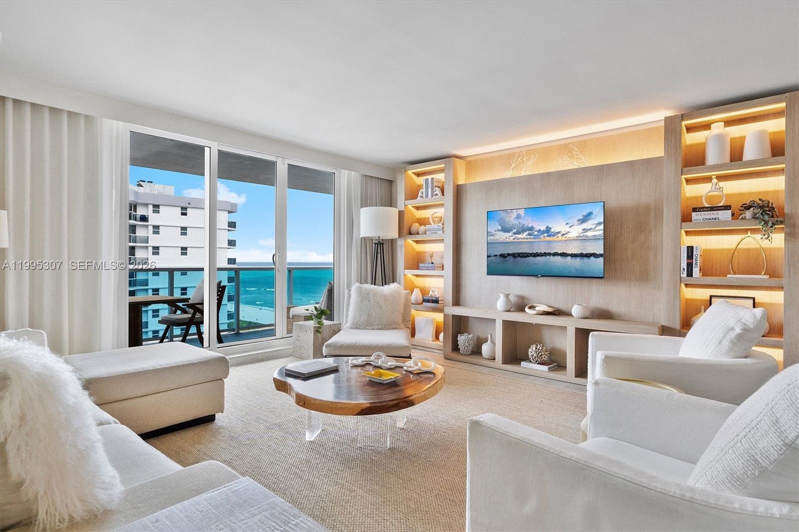 A11995307 — Miami Beach