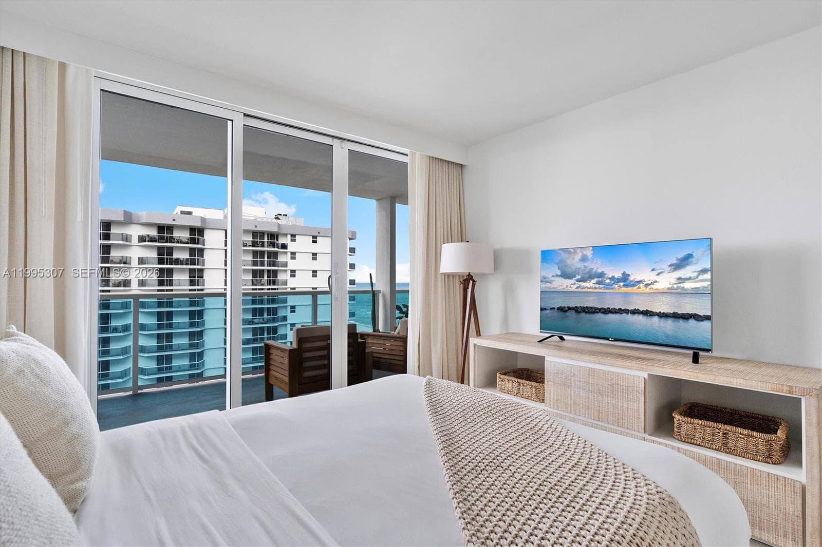 A11995307 — Miami Beach — 28