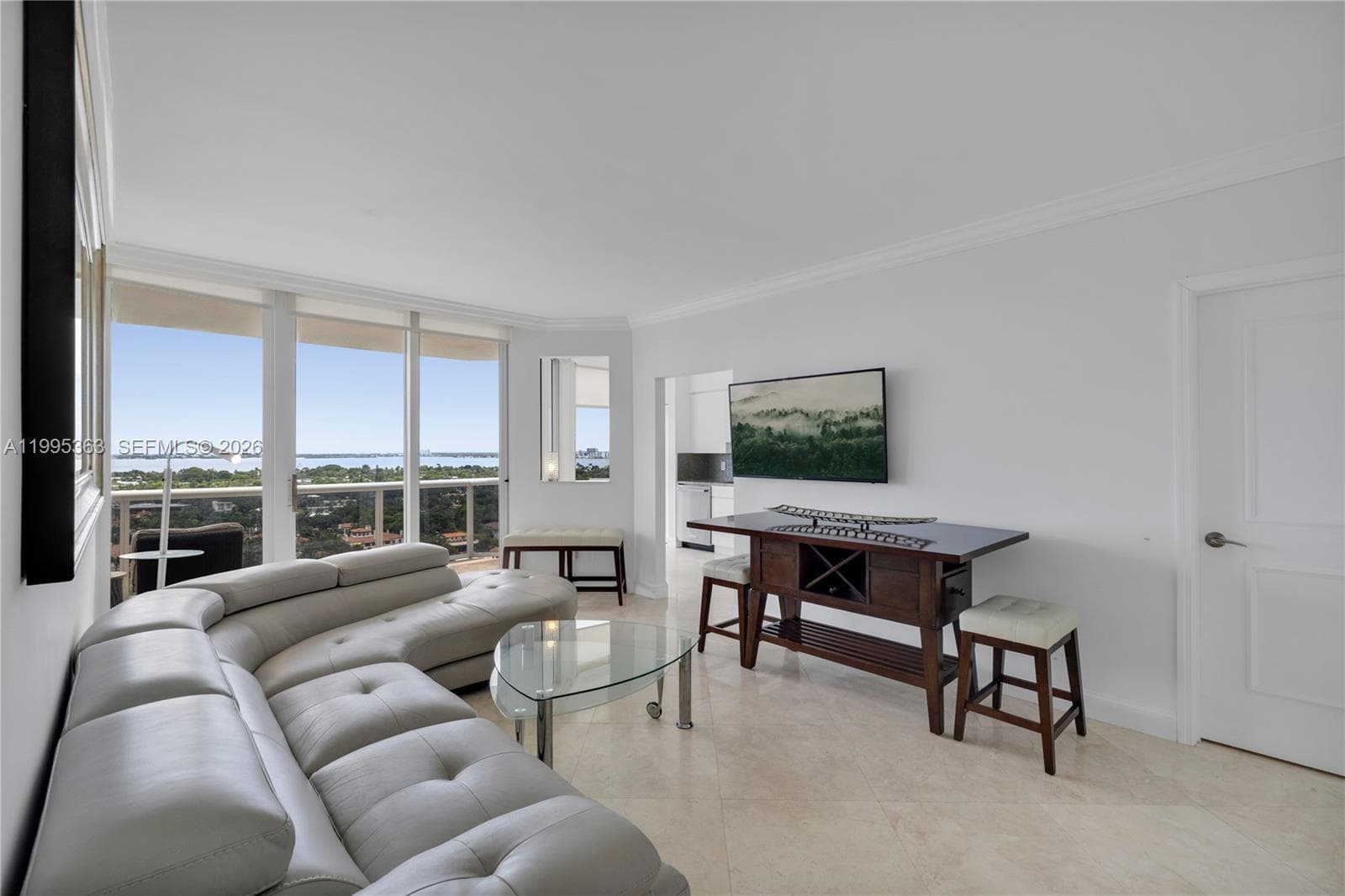 A11995363 — Miami Beach — 3