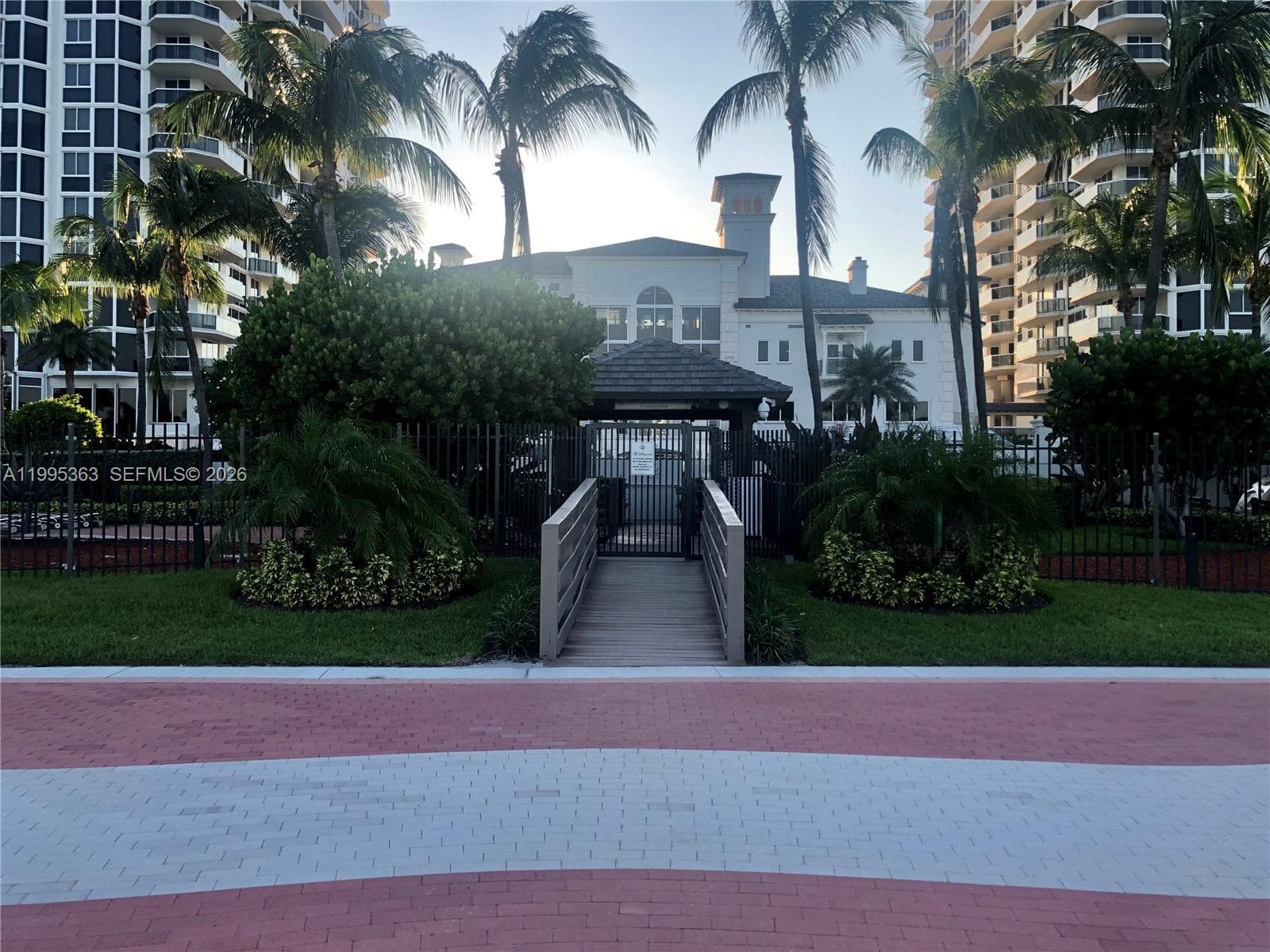 A11995363 — Miami Beach — 31