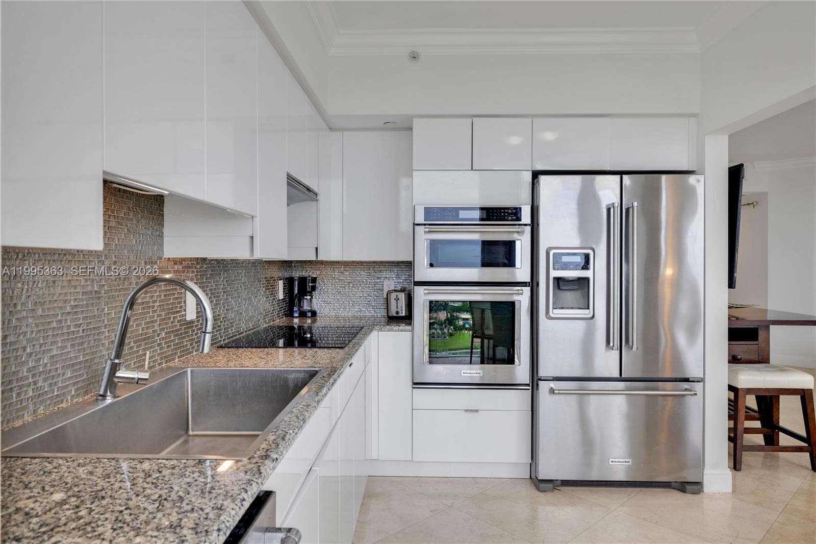 A11995363 — Miami Beach — 8