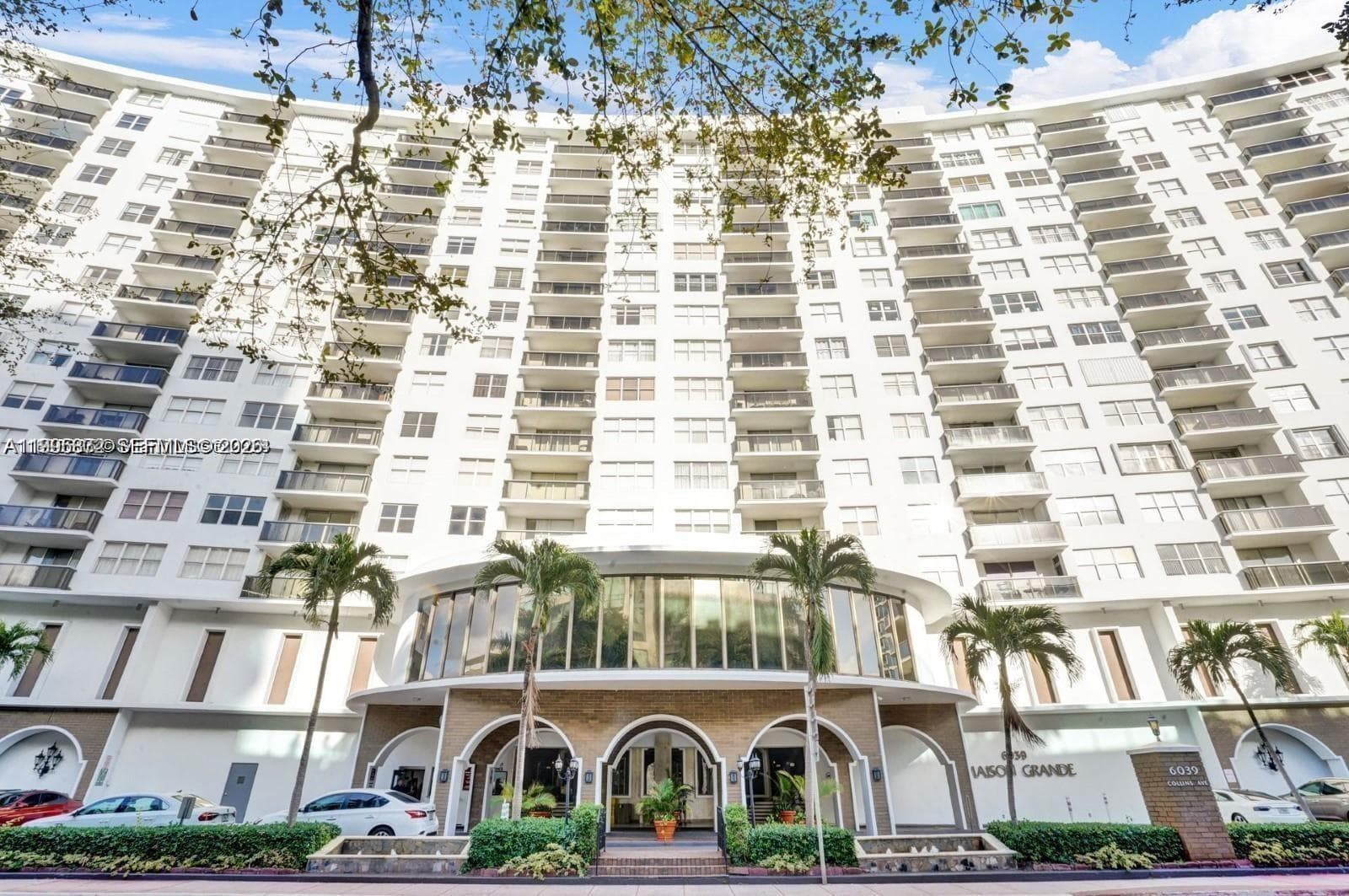 A11995372 — Miami Beach — 42