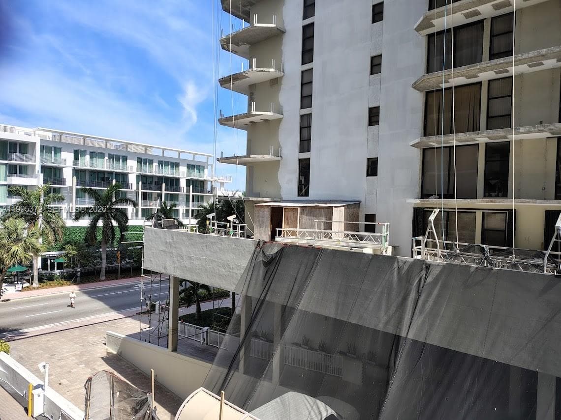 A11995372 — Miami Beach — 17