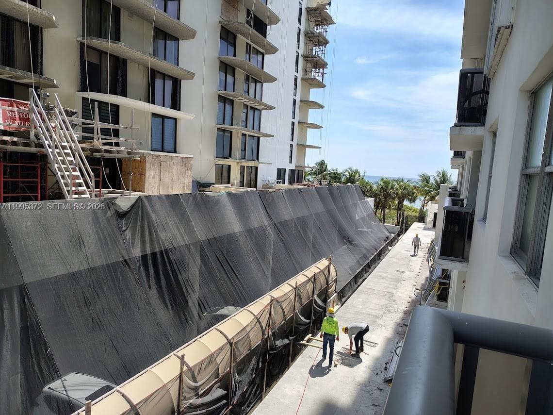 A11995372 — Miami Beach — 18