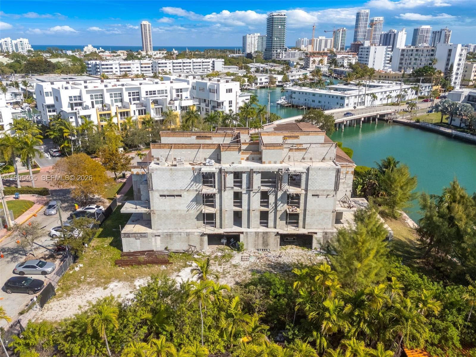 A11995405 — Miami Beach