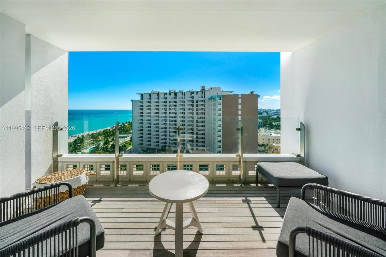 A11995467 — Miami Beach — 18