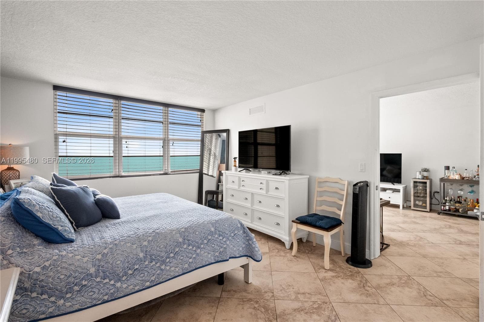 A11995480 — Miami Beach — 23