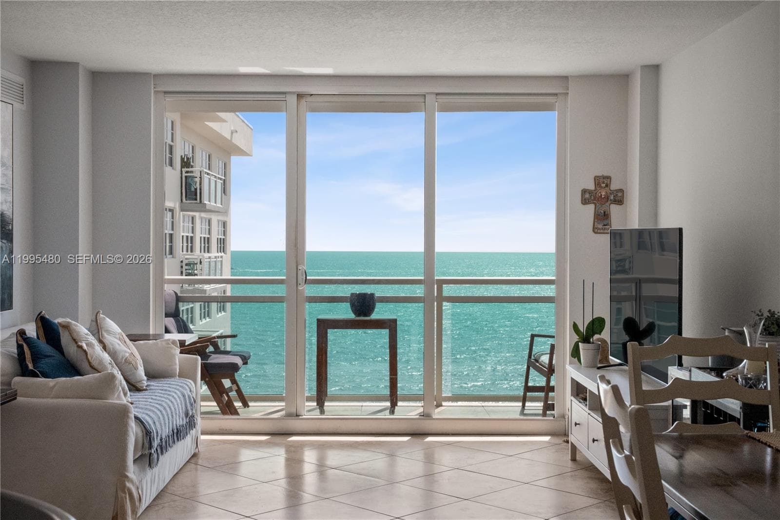 A11995480 — Miami Beach