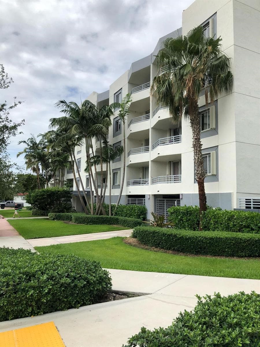 A11995682 — Miami Beach