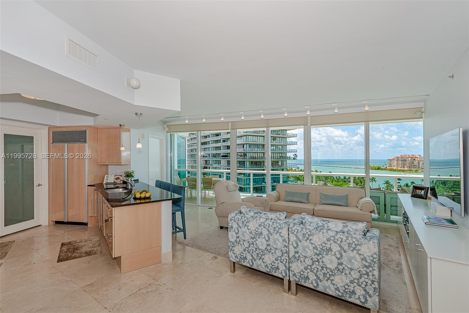 A11995726 — Miami Beach — 4