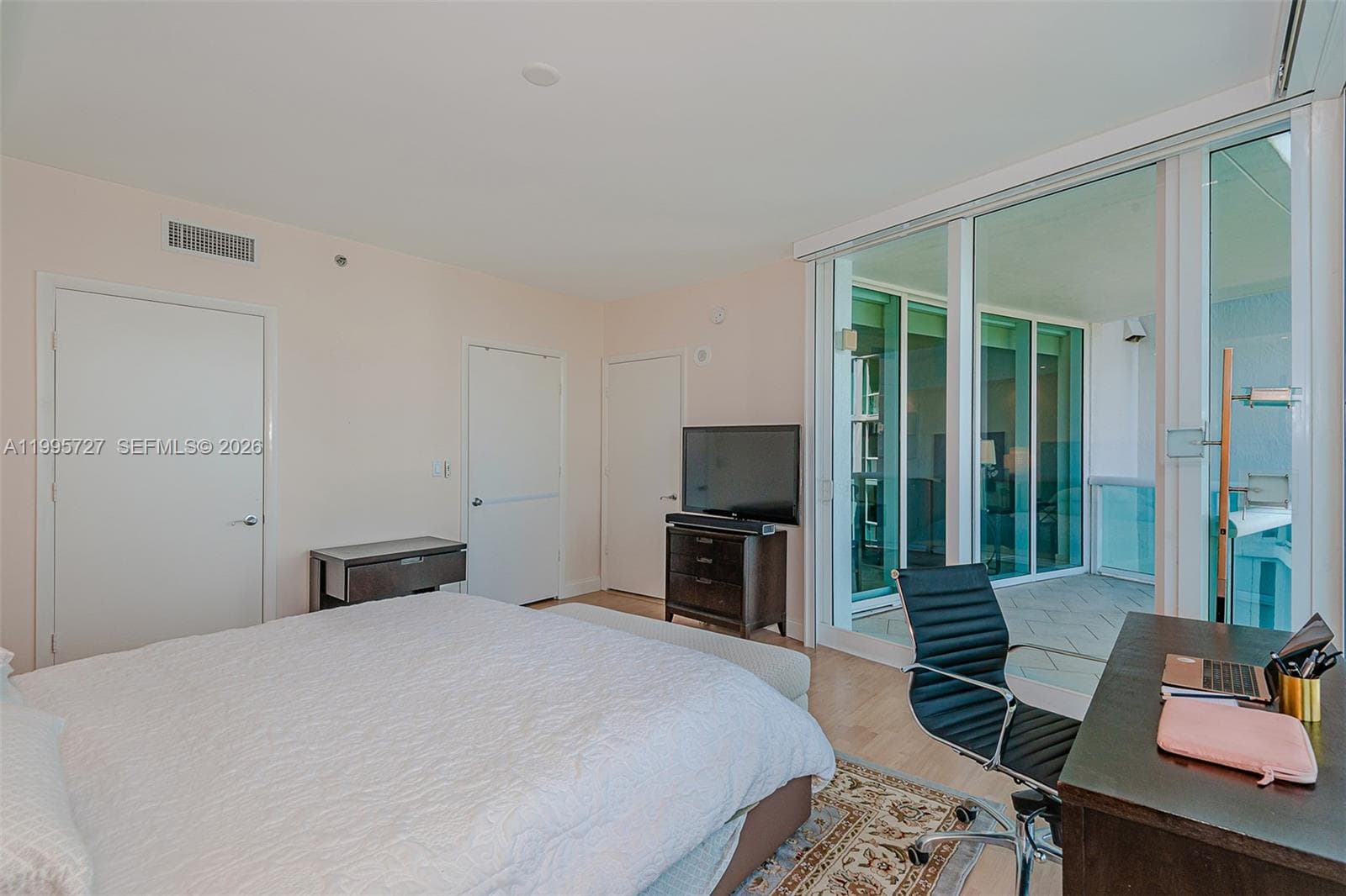 A11995727 — Miami Beach — 19