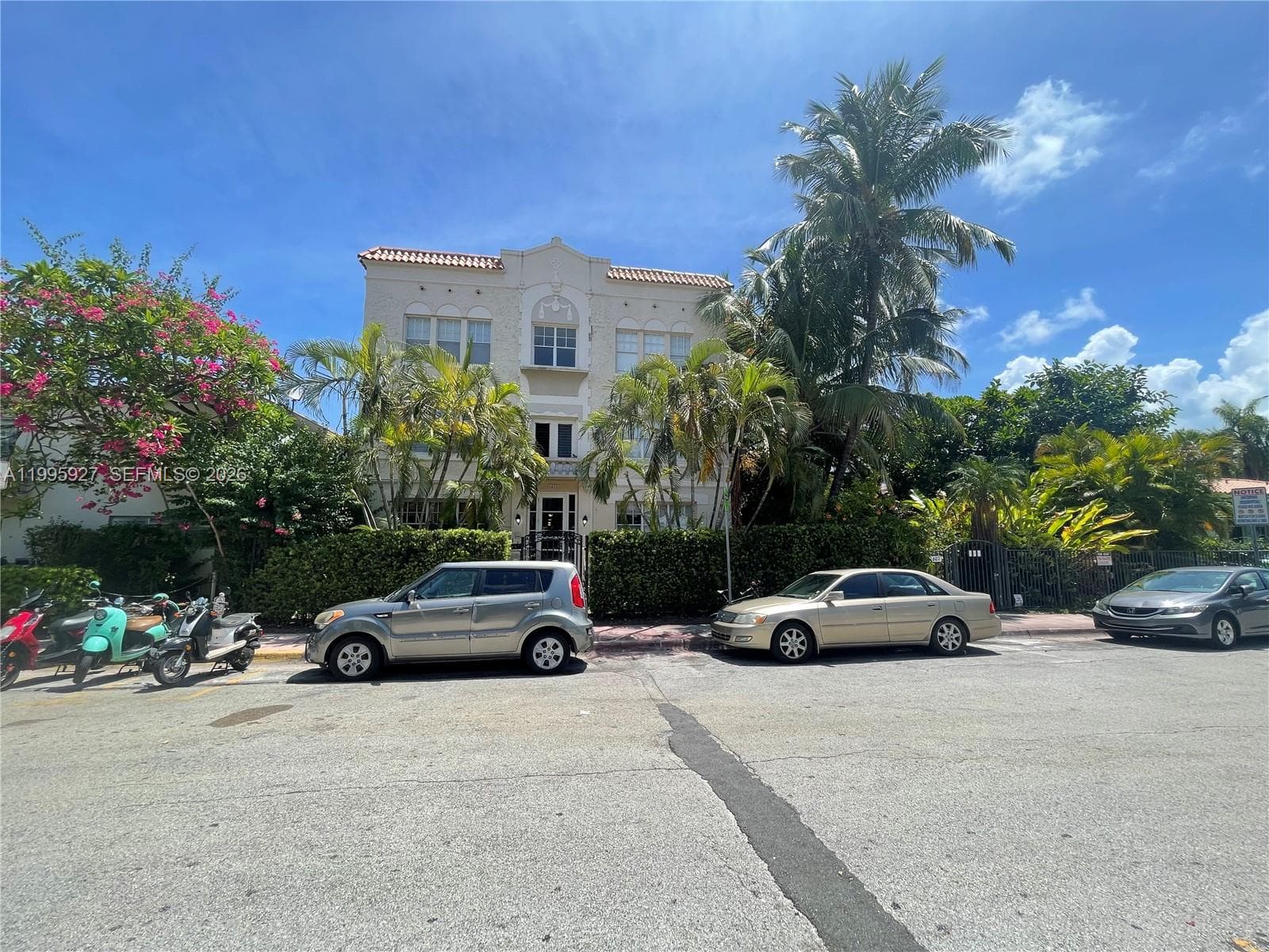 A11995927 — Miami Beach — 20
