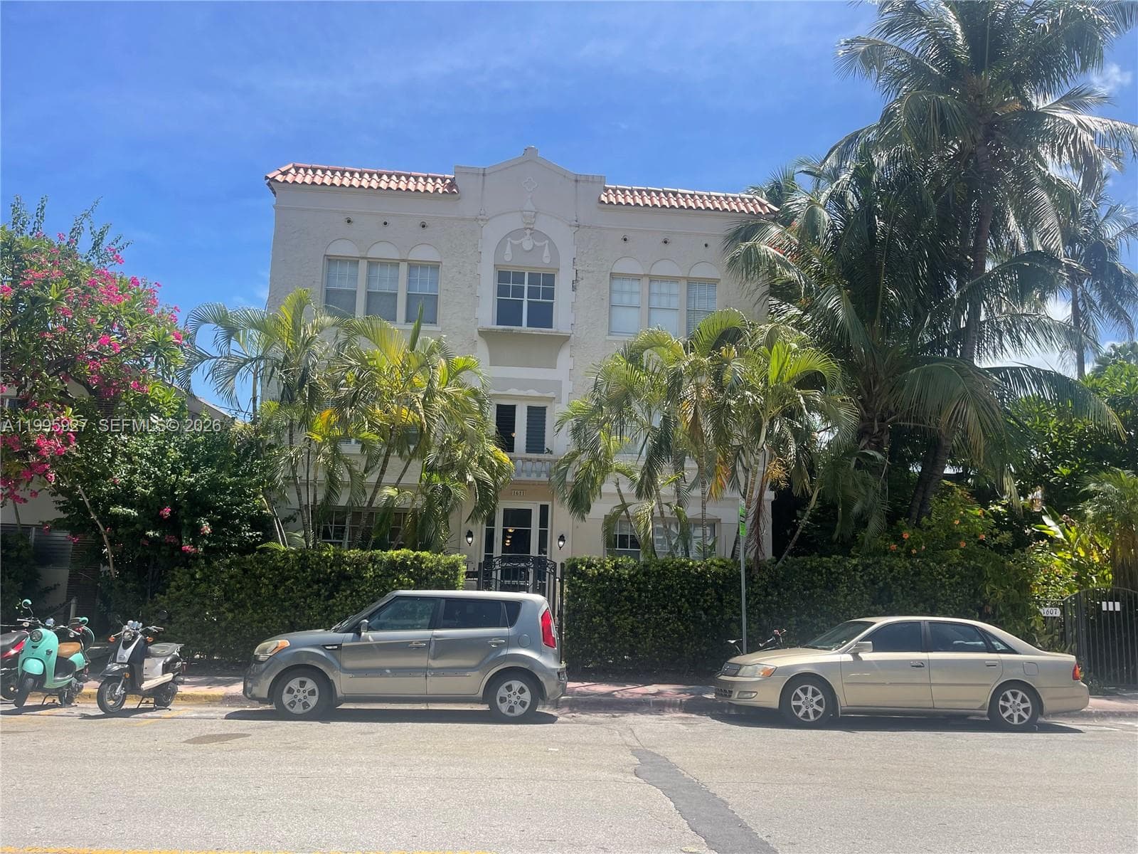 A11995927 — Miami Beach — 21