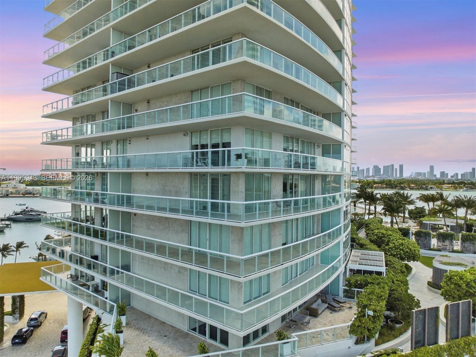 A11995943 — Miami Beach — 14
