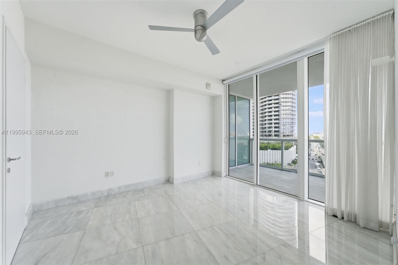 A11995943 — Miami Beach — 18