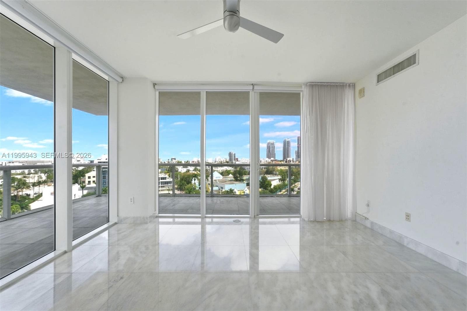 A11995943 — Miami Beach — 11