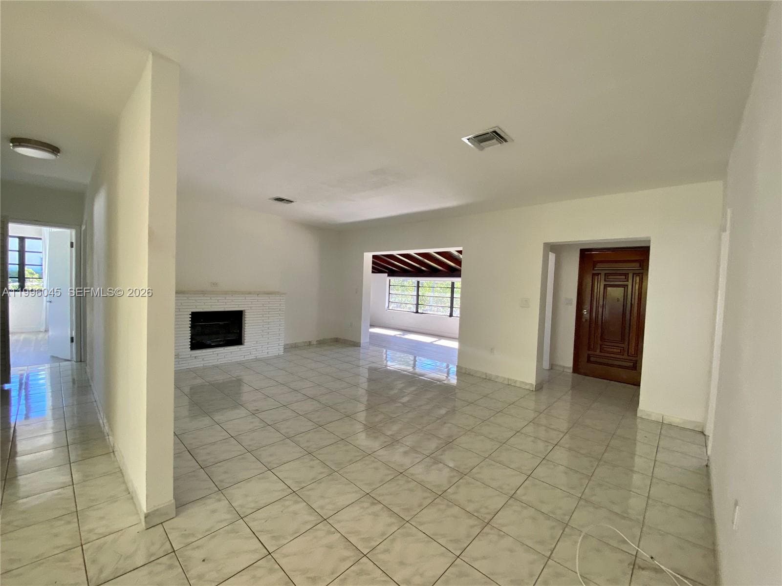 A11996045 — Miami Beach — 27