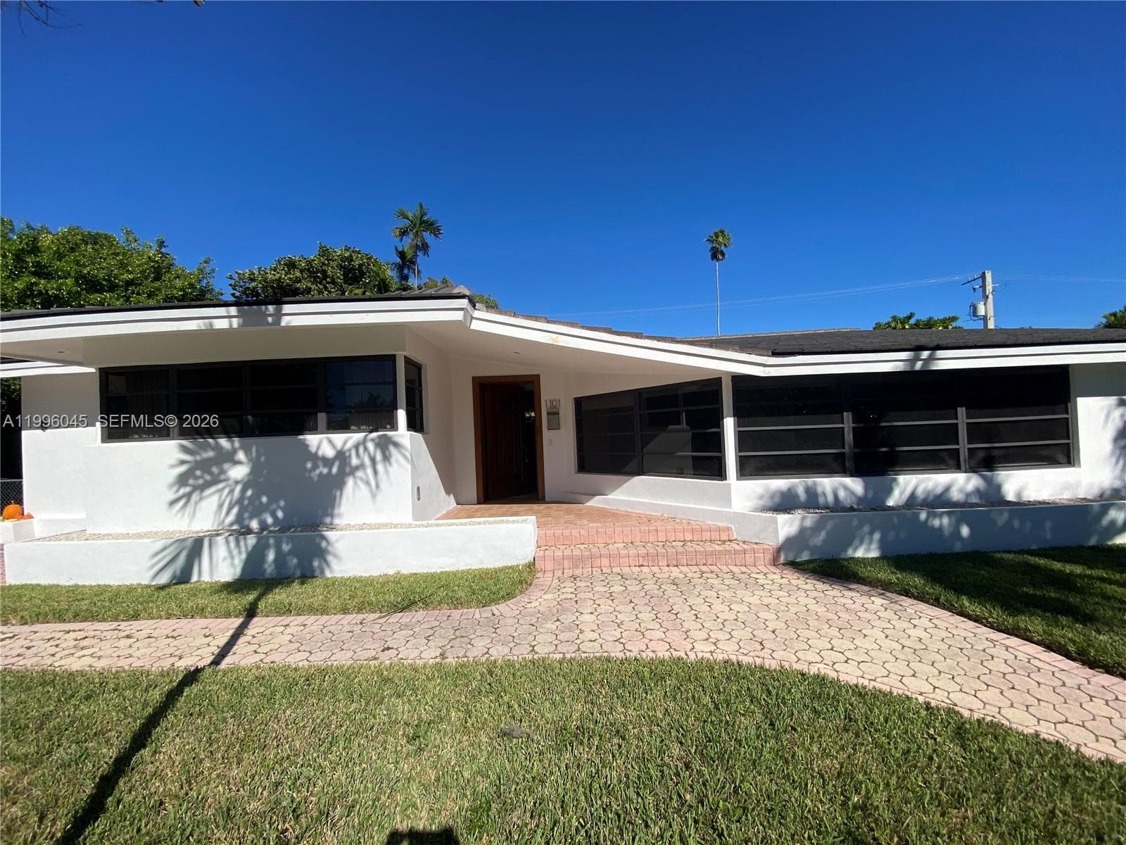 A11996045 — Miami Beach — 16