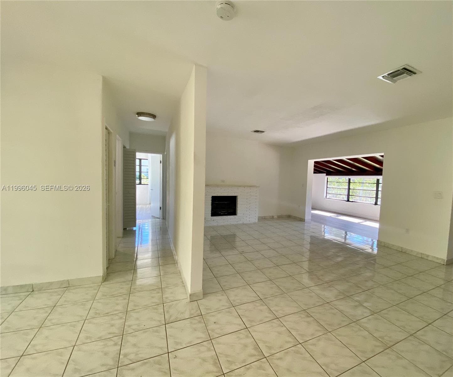 A11996045 — Miami Beach — 26
