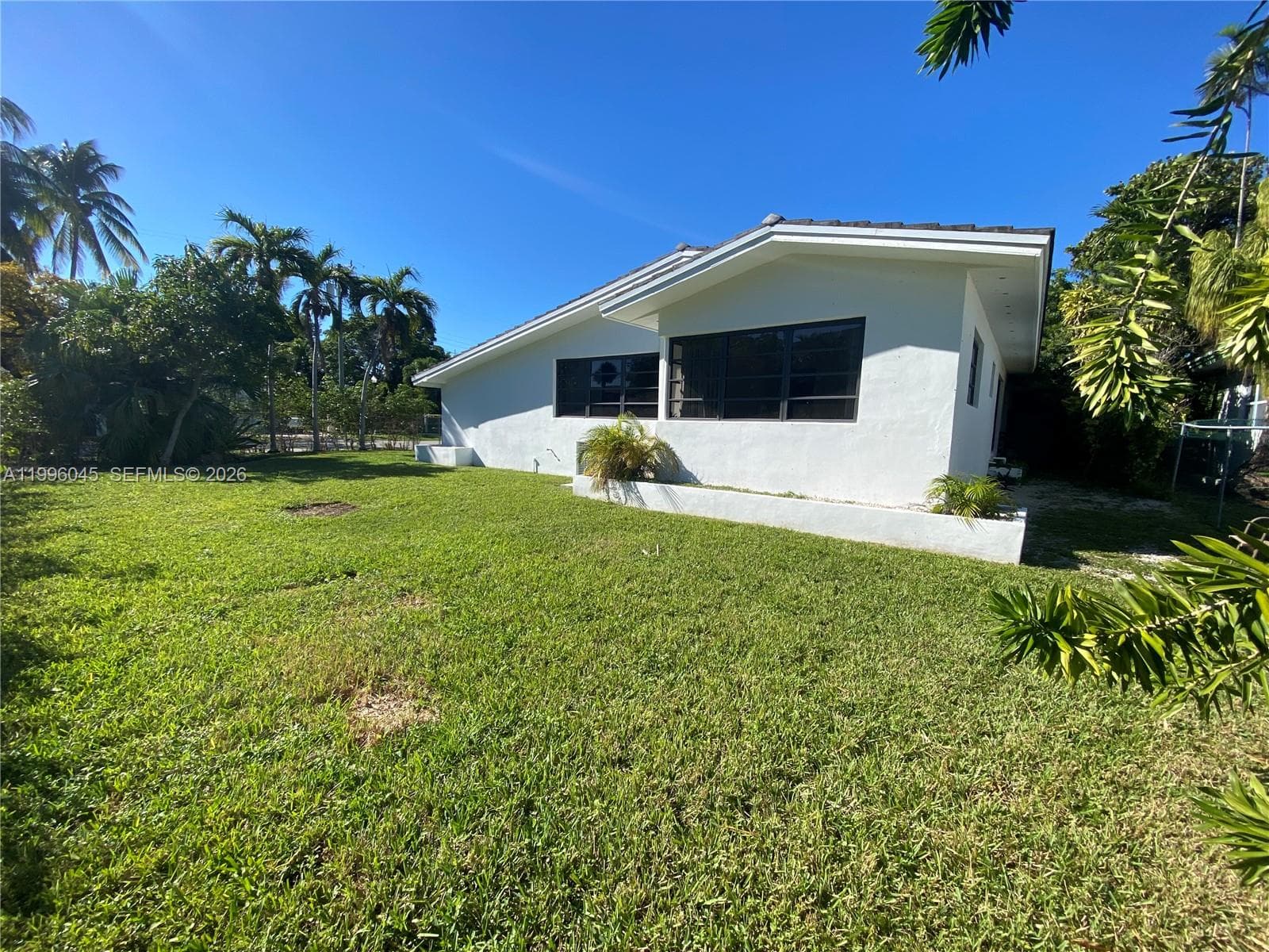A11996045 — Miami Beach — 3