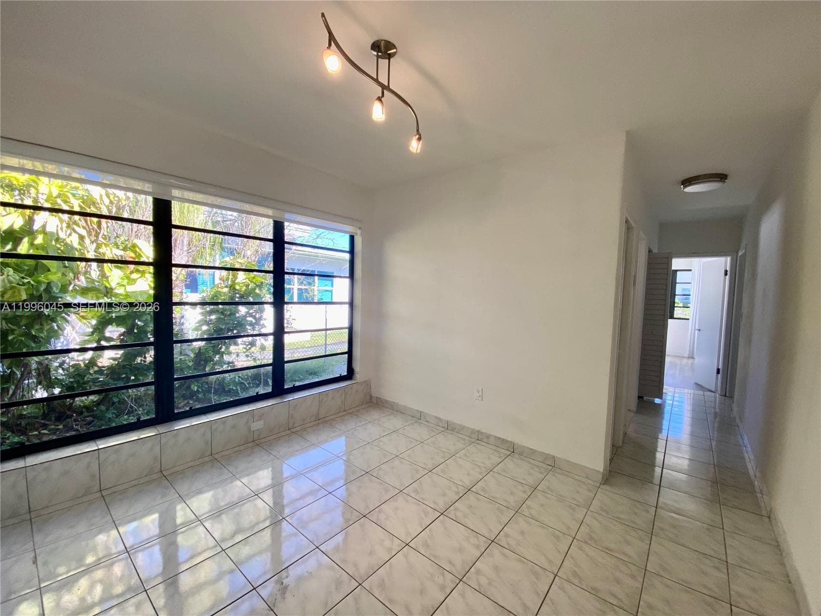 A11996045 — Miami Beach — 36