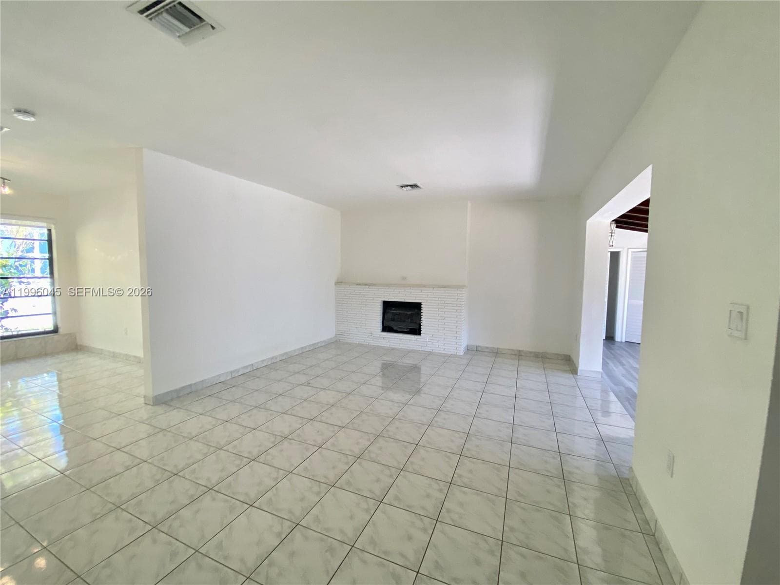 A11996045 — Miami Beach — 28