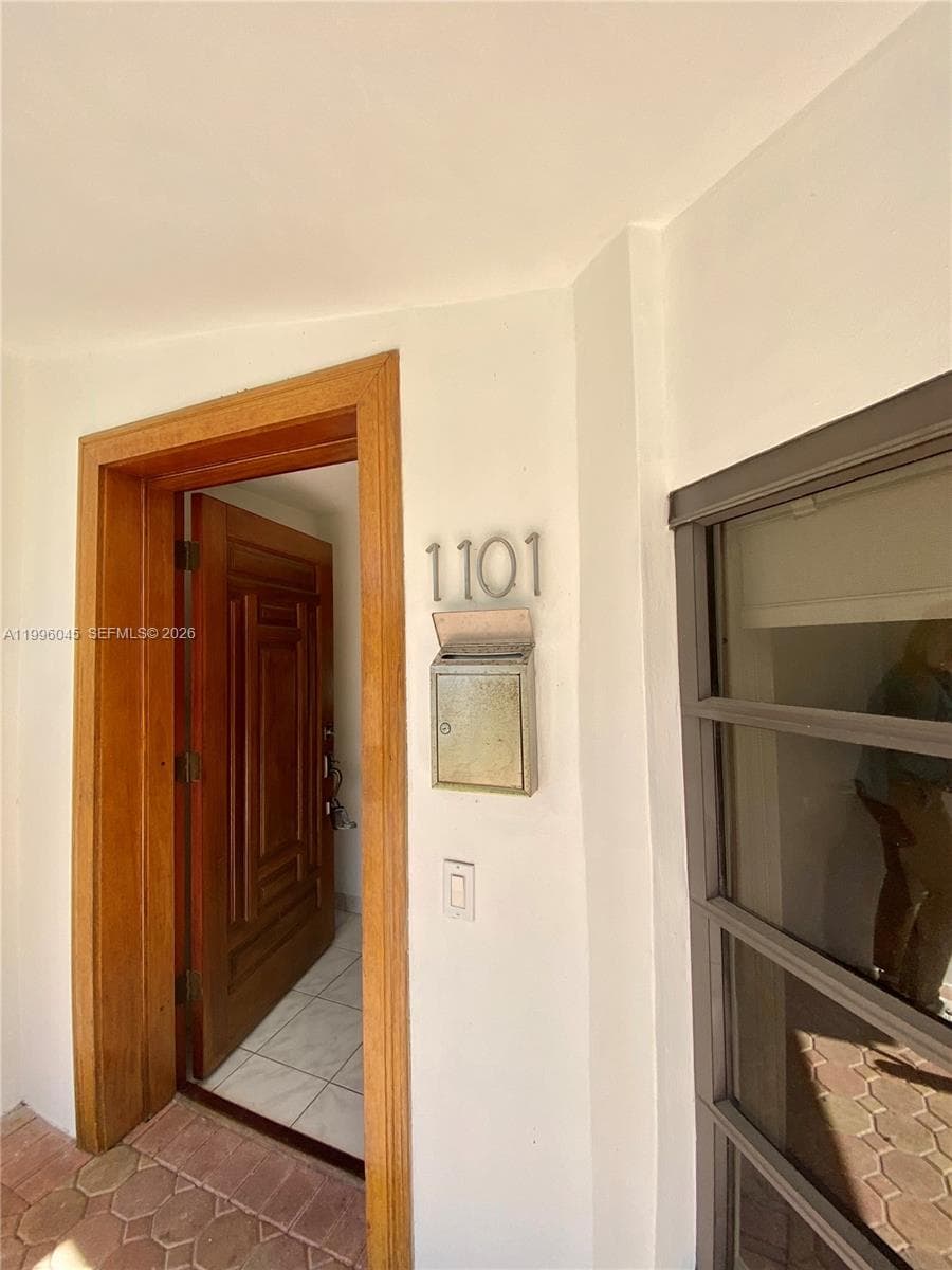 A11996045 — Miami Beach — 20