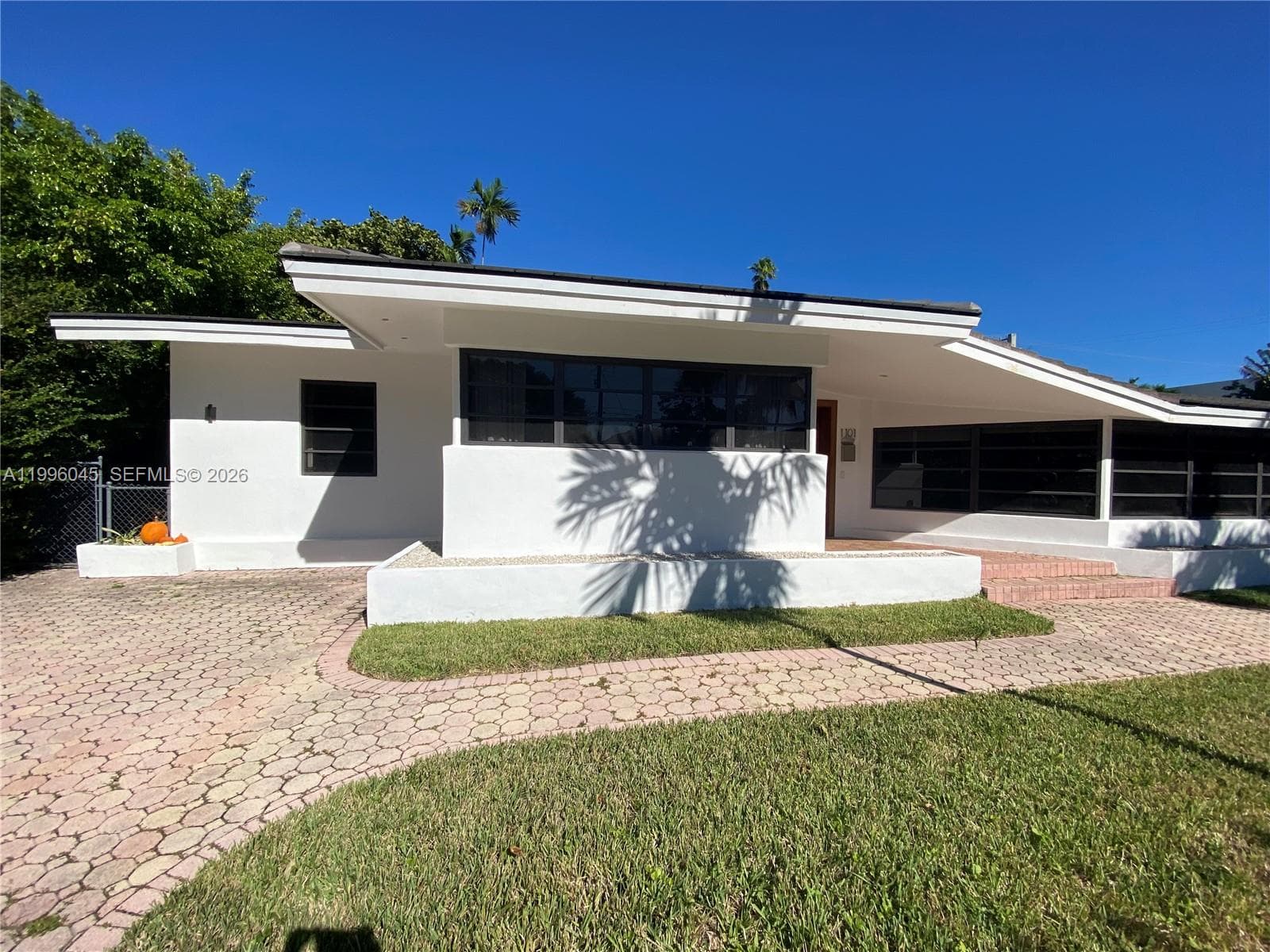 A11996045 — Miami Beach — 9
