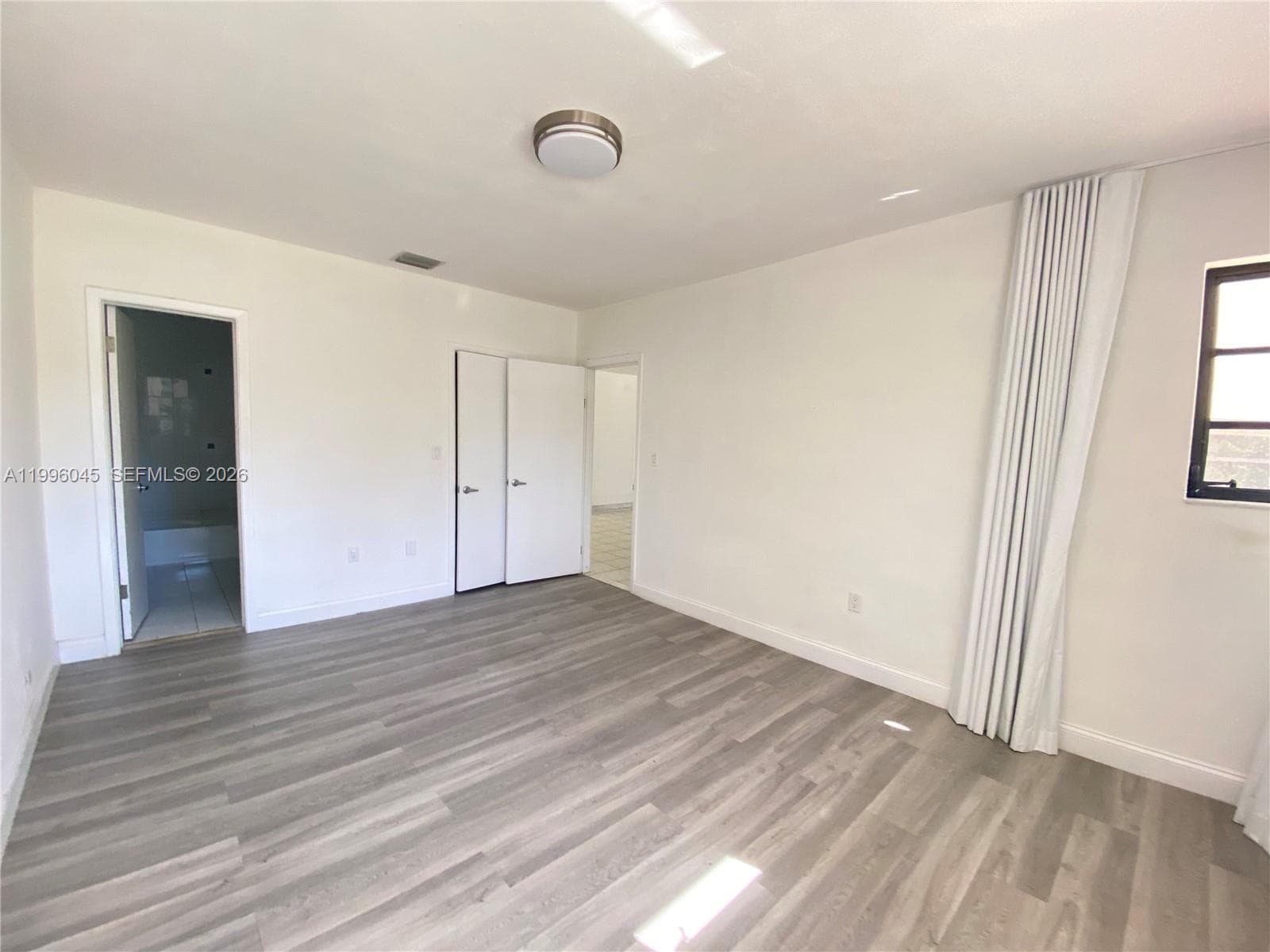 A11996045 — Miami Beach — 61