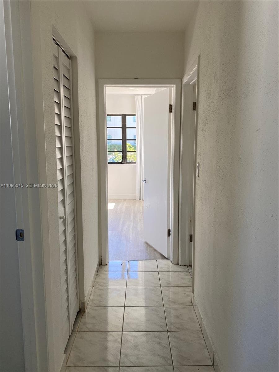 A11996045 — Miami Beach — 37