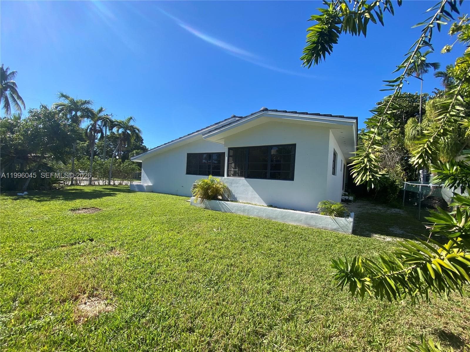 A11996045 — Miami Beach — 15