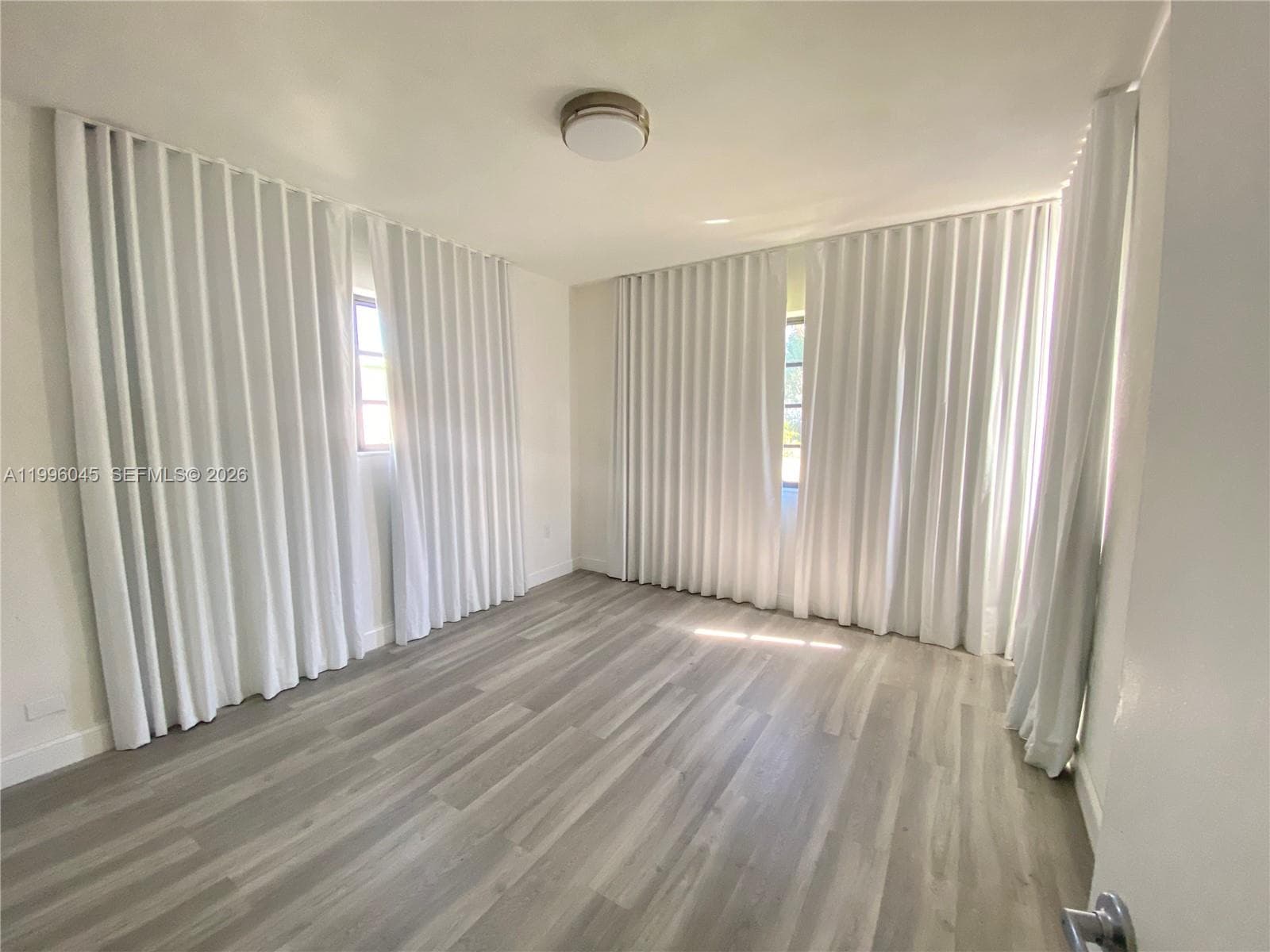 A11996045 — Miami Beach — 44