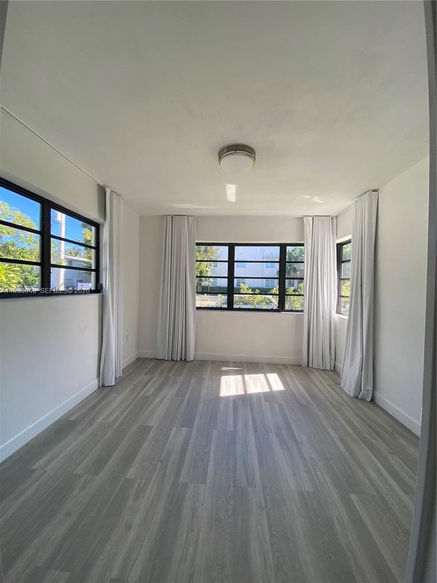 A11996045 — Miami Beach — 40