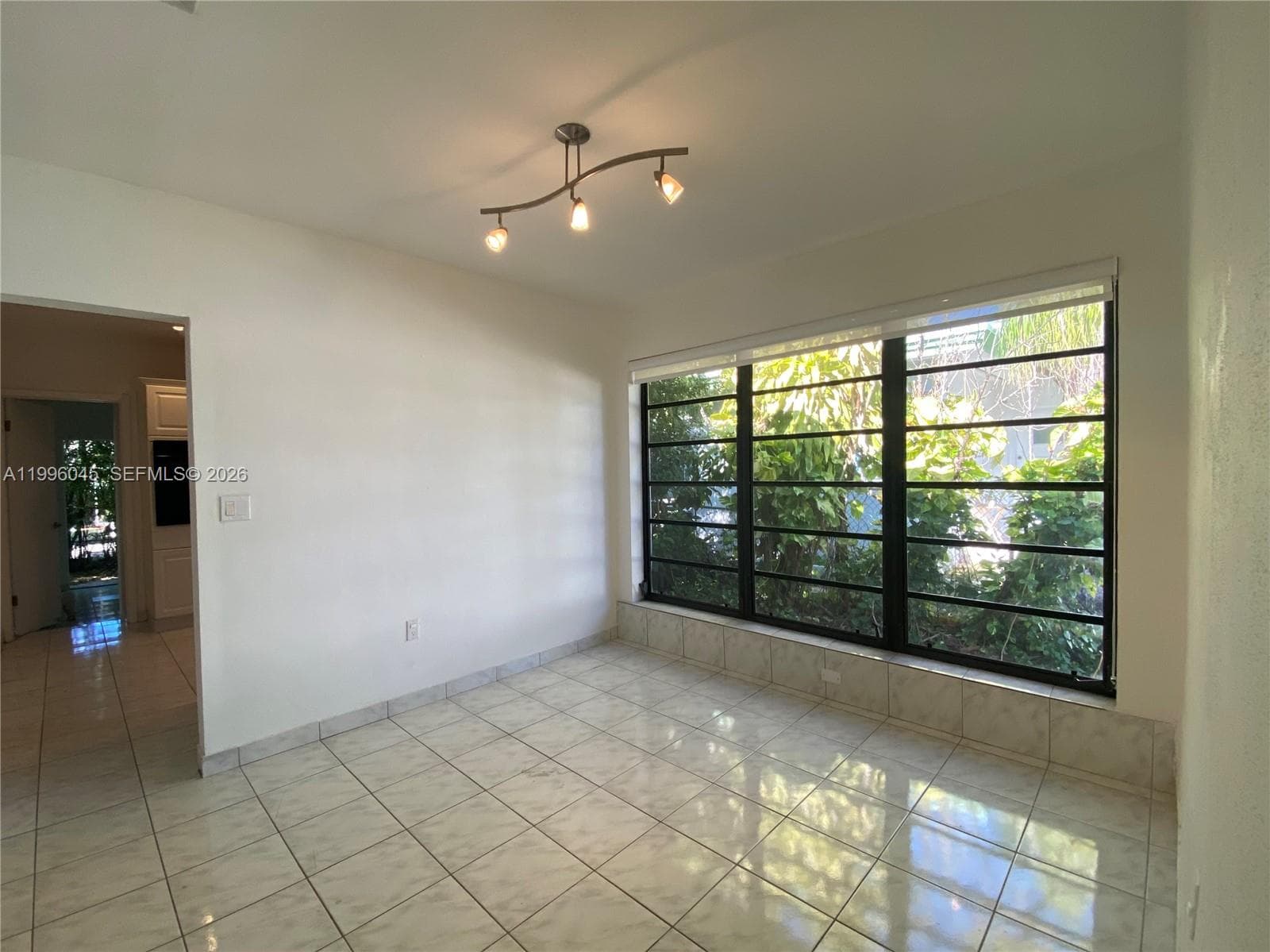 A11996045 — Miami Beach — 31