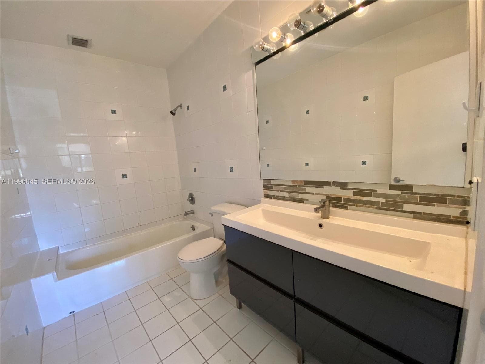 A11996045 — Miami Beach — 64