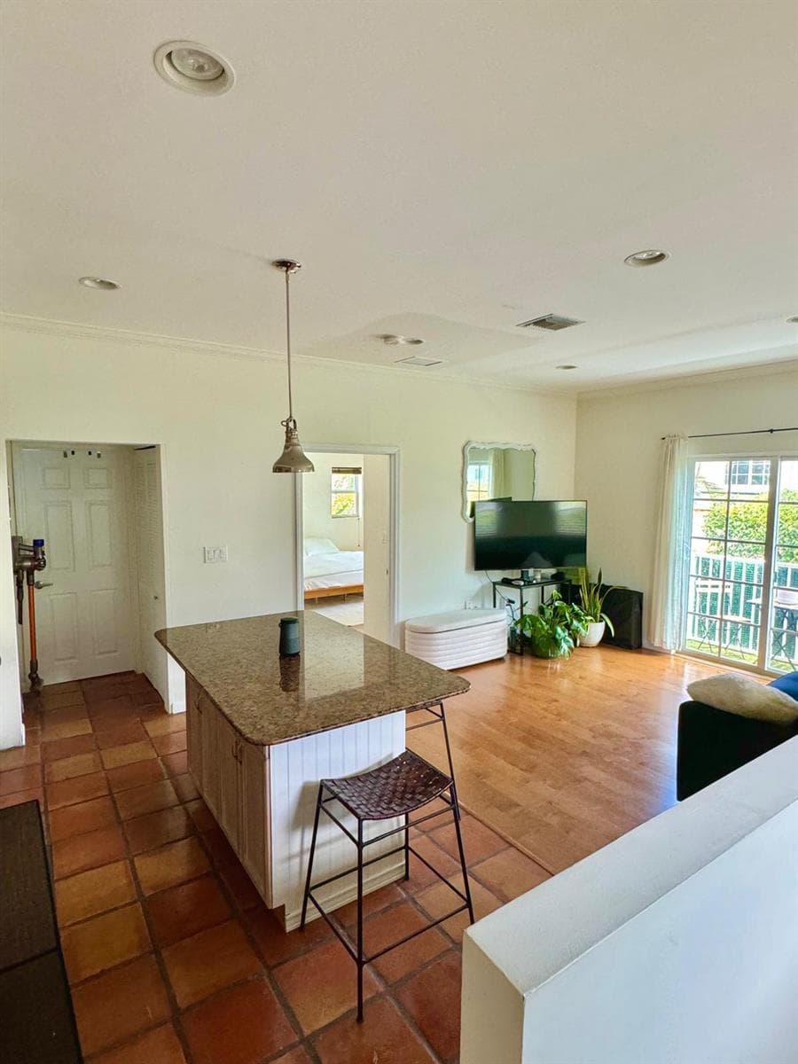 B26011961 — Miami Beach