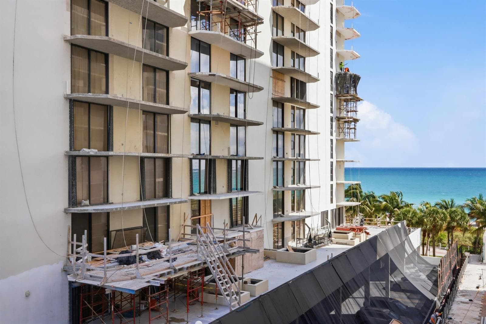 B26011969 — Miami Beach — 27