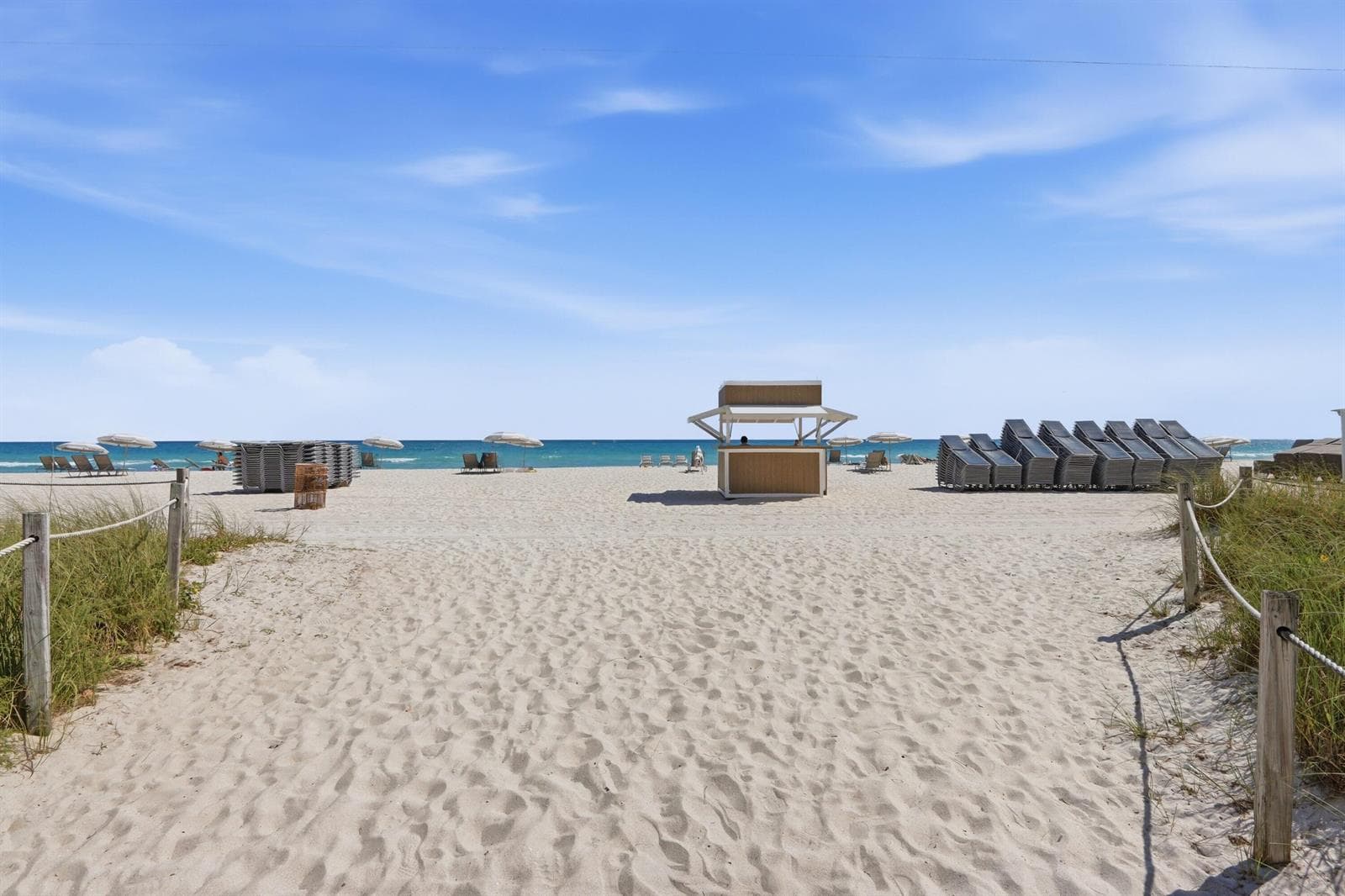 B26011969 — Miami Beach — 45