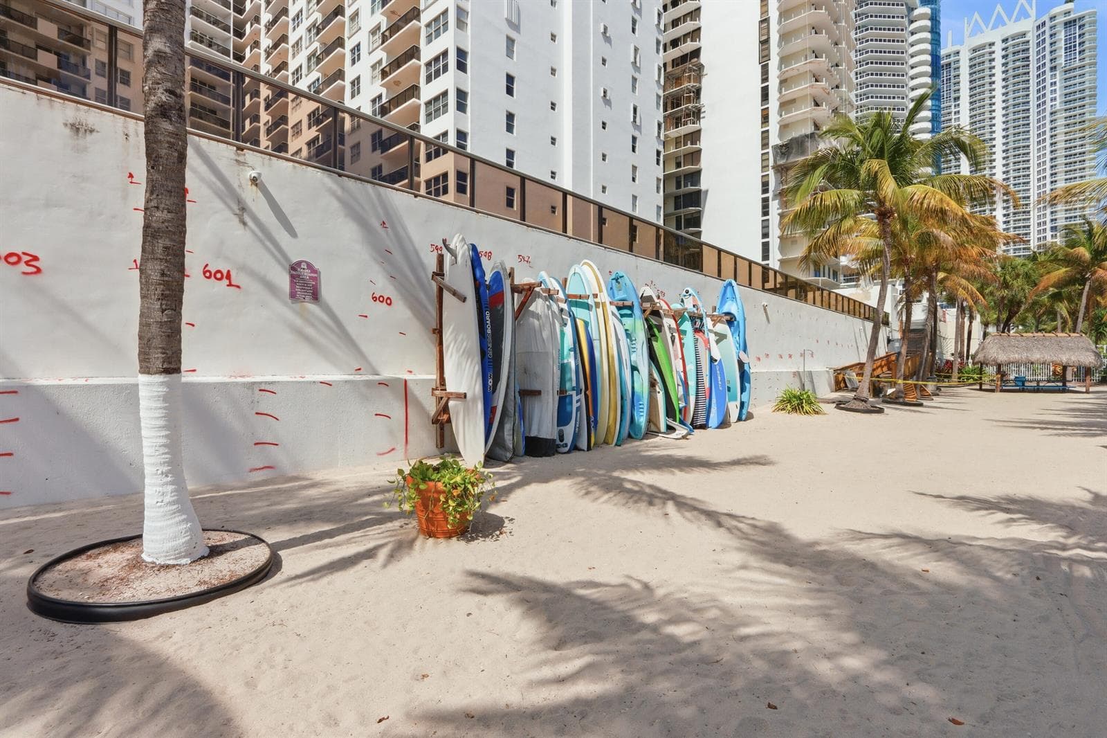 B26011969 — Miami Beach — 40