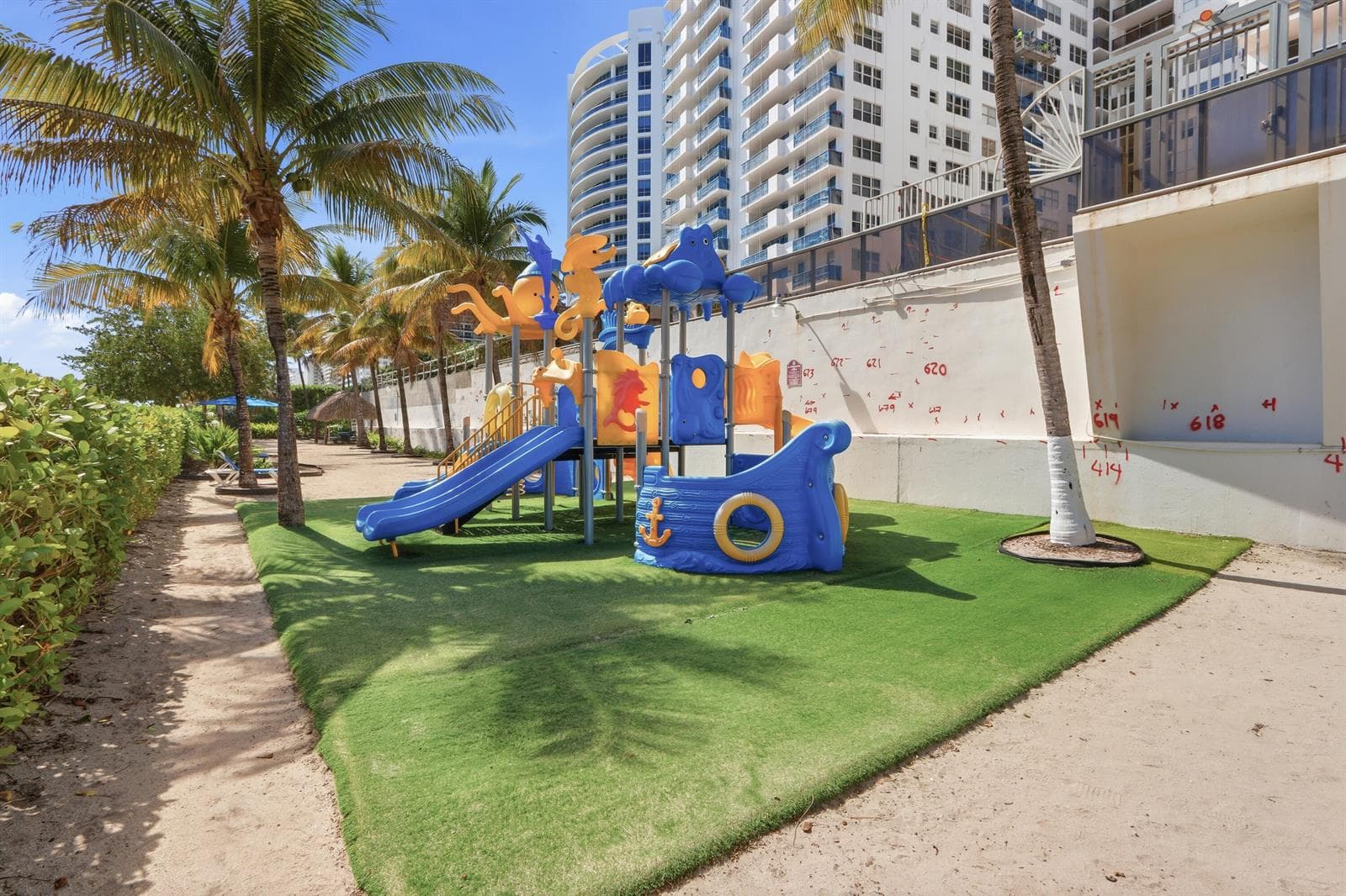 B26011969 — Miami Beach — 39