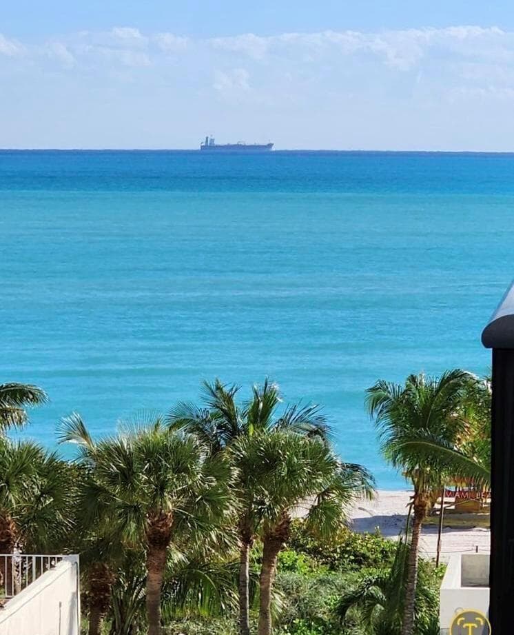 B26011969 — Miami Beach — 29