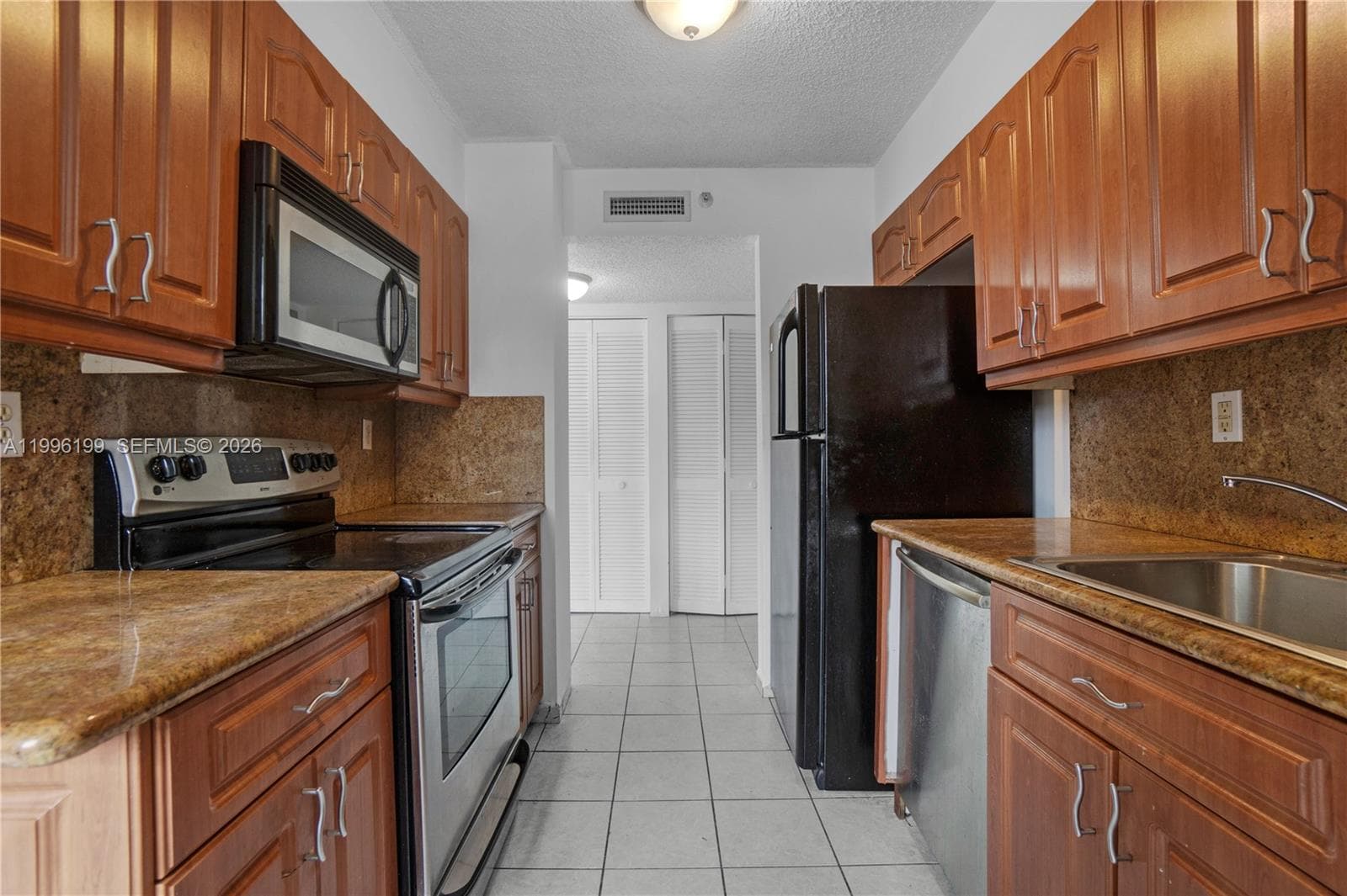 A11996199 — Miami Beach — 5