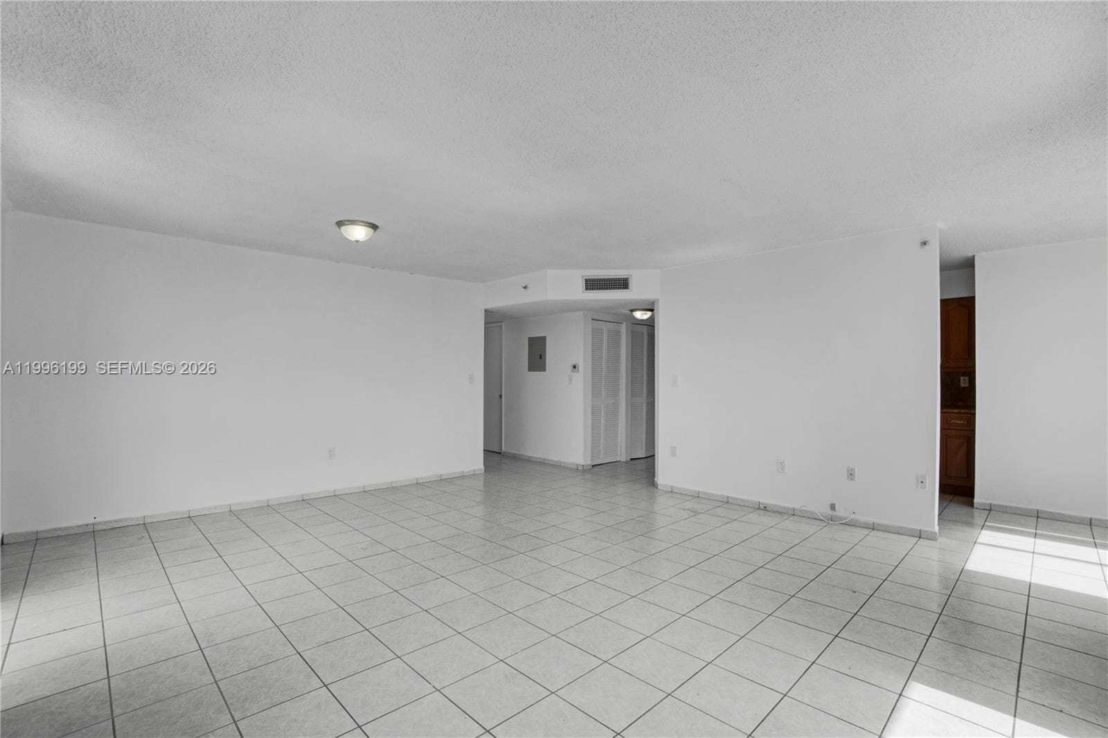 A11996199 — Miami Beach — 4