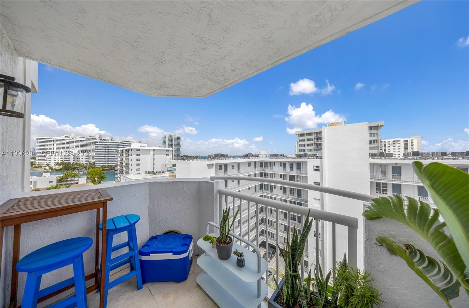 A11996204 — Miami Beach — 42