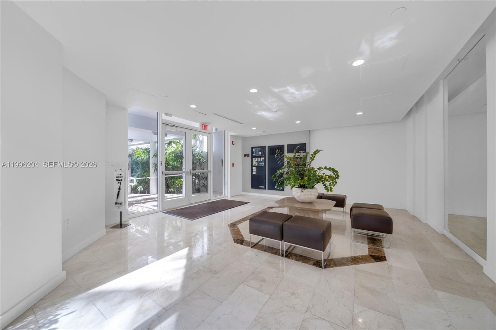 A11996204 — Miami Beach — 39