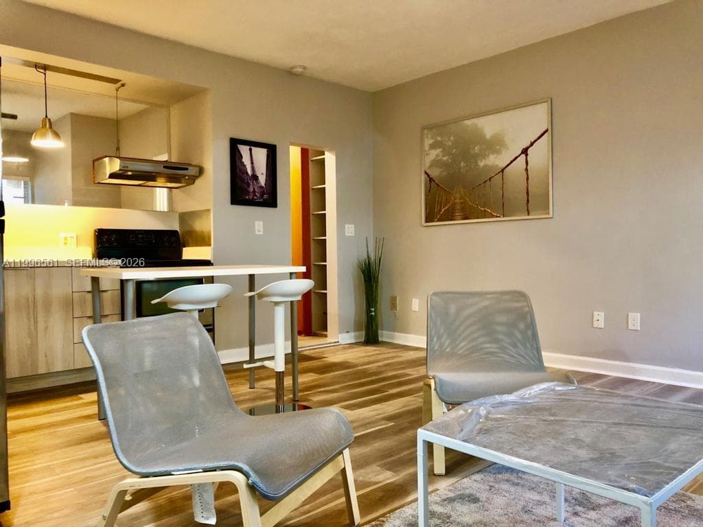 A11996561 — Miami Beach — 8
