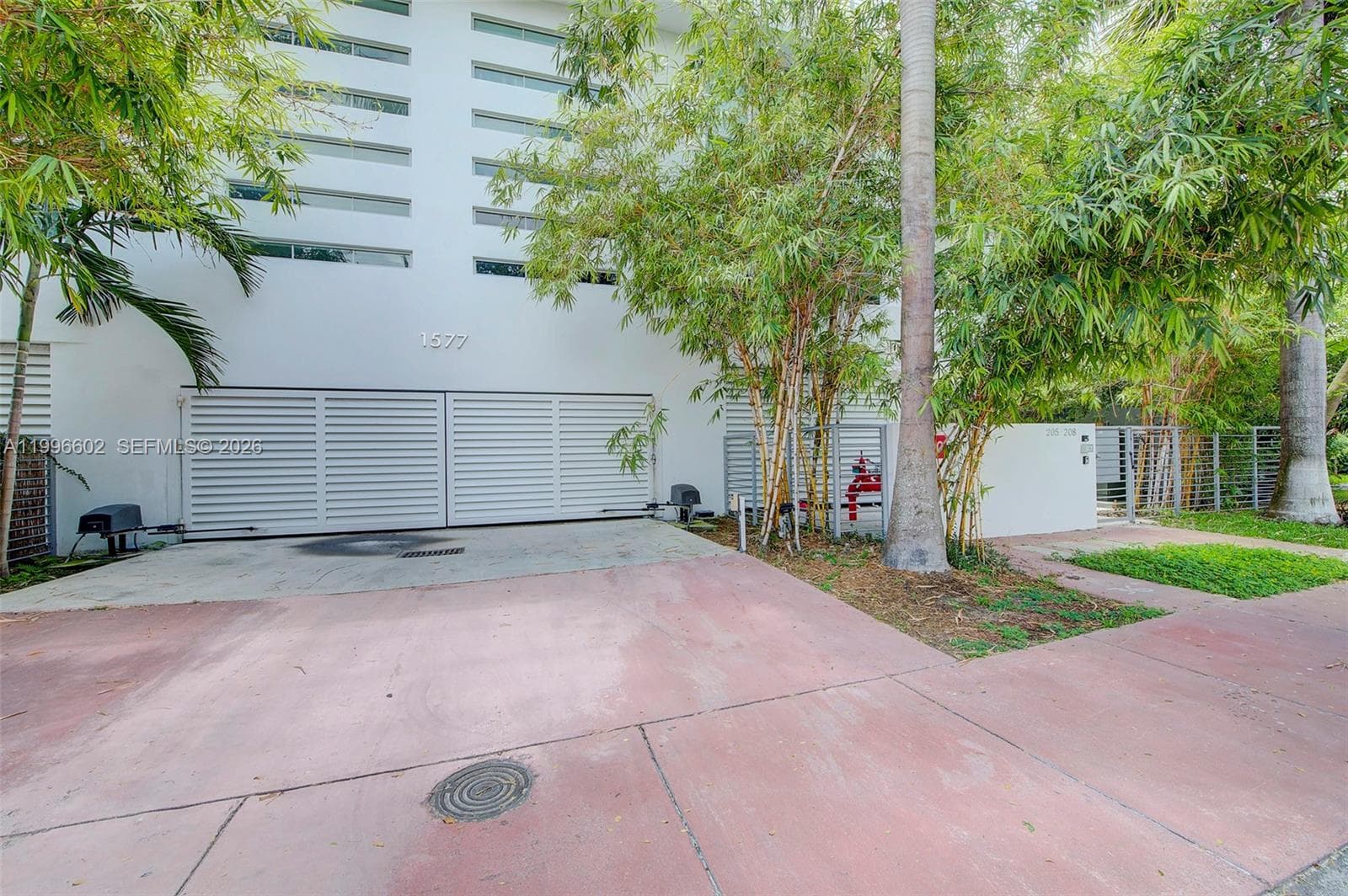 A11996602 — Miami Beach — 31